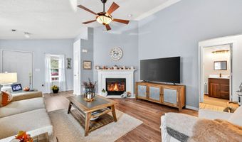 8138 Maple Stream Blvd, Indianapolis, IN 46217