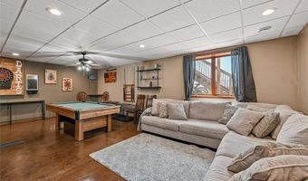 612 Deer Ridge Dr, Atkins, IA 52206