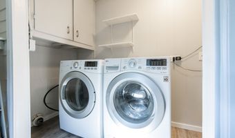 207 N MAPLE St, Bingen, WA 98605