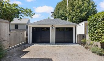 9 Anthony St, Newport, RI 02840