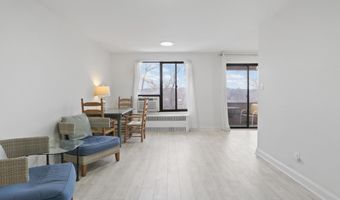1581 N COLONIAL Ter 201-X, Arlington, VA 22209