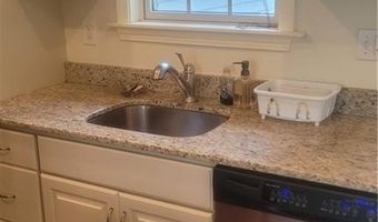 318 Corey Ln 318, Middletown, RI 02842