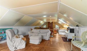 1220 Hope St, Bristol, RI 02809