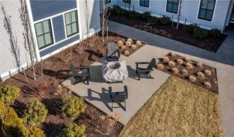 32 Exchange St 103, East Greenwich, RI 02818