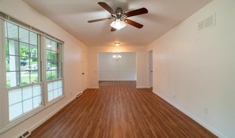 1226 Wissmann Dr, Ballwin, MO 63011
