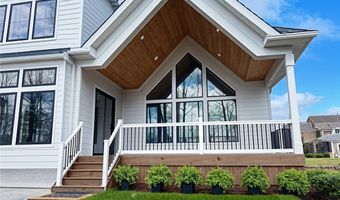 275 Glengarry Dr, Aurora, OH 44202