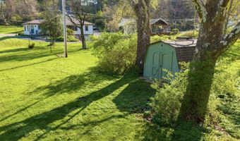 19 Pomeroy Rd, Athens, OH 45701