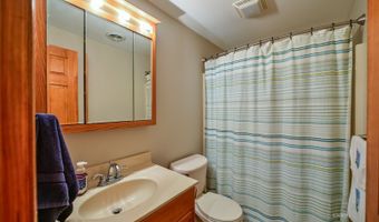 5 Warwick Ln, Athens, OH 45701