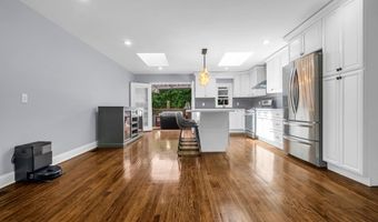 46 W 43RD St, Bayonne, NJ 07002