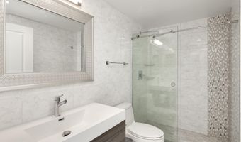 7111 WOODMONT Ave 602, Bethesda, MD 20815