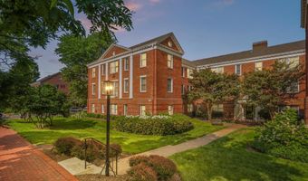 906 S WASHINGTON St 311, Alexandria, VA 22314