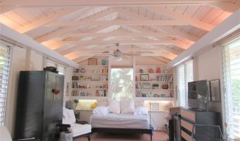 5578 Pia St #A, Honolulu, HI 96821