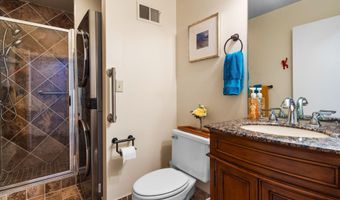 2202 Pine Grove Ct, Ann Arbor, MI 48103