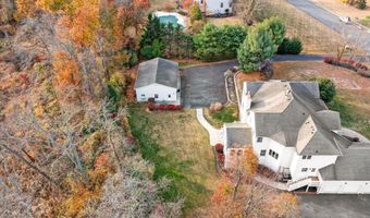 24 Clearwater Dr, Allentown, NJ 08501