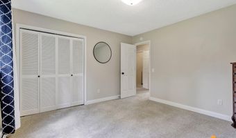 10010 Lone Tree Dr, Anchorage, AK 99507