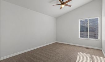 433 W CHASE Ln N, Centerville, UT 84014