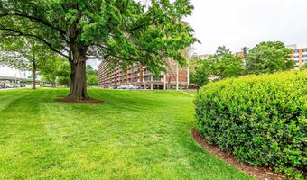 1300 ARMY NAVY Dr 816, Arlington, VA 22202