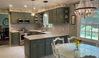 15 Royalwood Ct, Cheshire, CT 06410