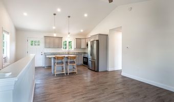 1 Estes Dr, Standish, ME 04085