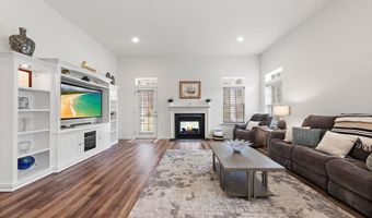 21 AURORA Cir, Barnegat, NJ 08005