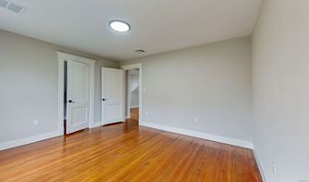 49 Gilbert Ave, Bloomfield, CT 06002