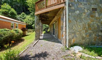 95 Cherokee Ave, Andrews, NC 28901