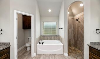 1008 Sky Ct, Weatherford, TX 76085