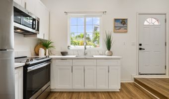 47-726 Kamehameha Hwy D, Kaneohe, HI 96744