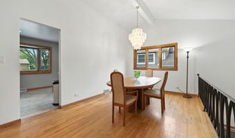 826 S Roosevelt Ave, Arlington Heights, IL 60005