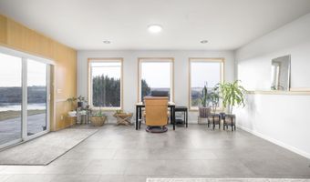 256 Snake River Dr, American Falls, ID 83211