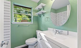 1108 SE E St, Bentonville, AR 72712