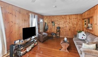 66 Earl Ave, East Providence, RI 02915
