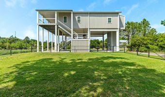 5004 Oak St, Bay St. Louis, MS 39520