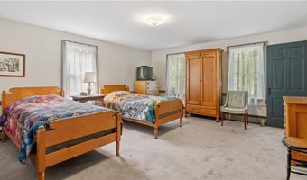12 Lampercock Ln, Lincoln, RI 02865