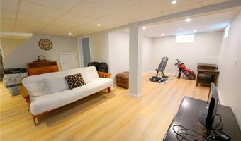 14 Willow Dr, Cranston, RI 02920
