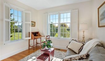 591 Ocean Ave, Newport, RI 02840