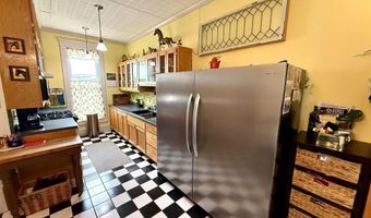 619 Q St, Aurora, NE 68818