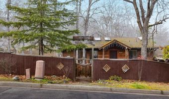 405 Wrights Creek Dr, Ashland, OR 97520