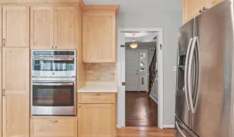 5110 DUVALL Dr, Bethesda, MD 20816