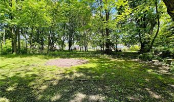 5854 Knollwood Dr, Ashtabula, OH 44004