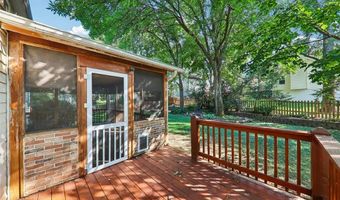 800 Eaglebrooke Dr, Ballwin, MO 63021