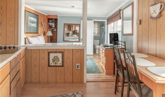 24 Bethune St, Alexandria Bay, NY 13607