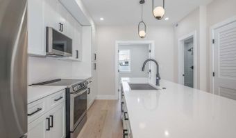 722 KENYON St NW #2, Washington, DC 20010