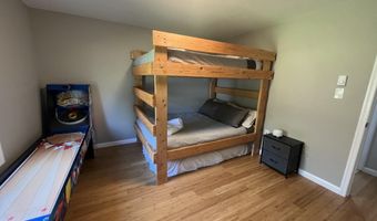 20 Lakeview Dr, Albrightsville, PA 18210