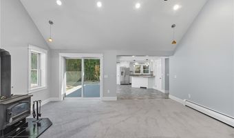 1107 Main St, Coventry, RI 02816