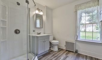 42 Main St, Brookline, NH 03033