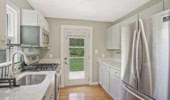 6024 RIXEY Dr, Alexandria, VA 22303