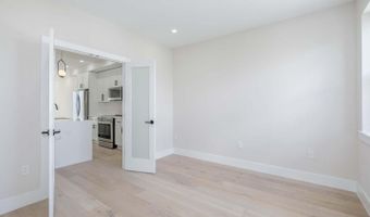 722 KENYON St NW #2, Washington, DC 20010