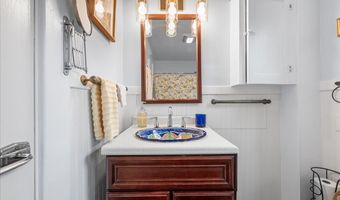 23 Spring St, Chester, CT 06412