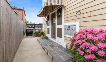 18 State St 5, Bristol, RI 02809